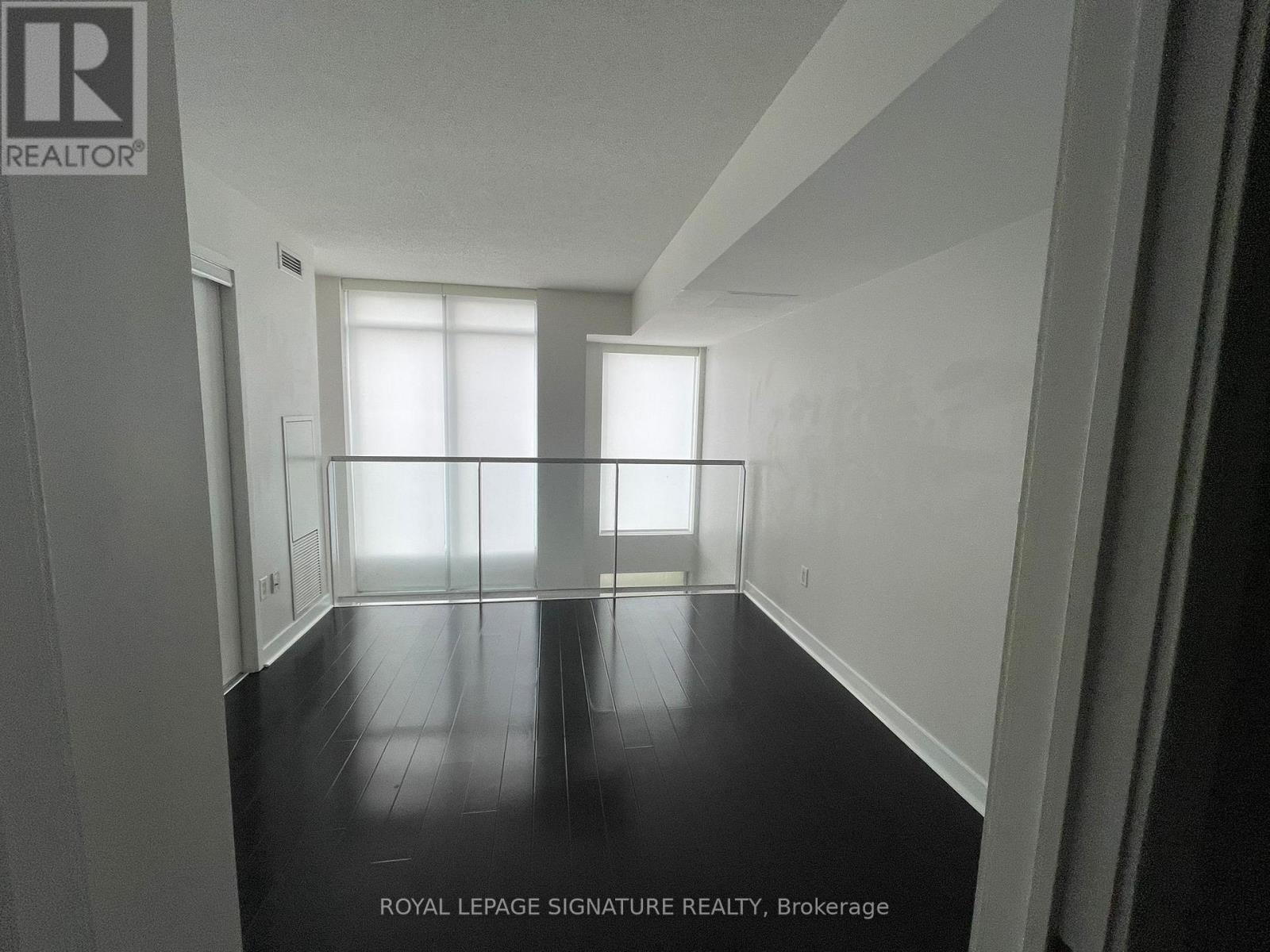 102 - 15 Brunel Court, Toronto, Ontario  M5V 3Y6 - Photo 8 - C12354527