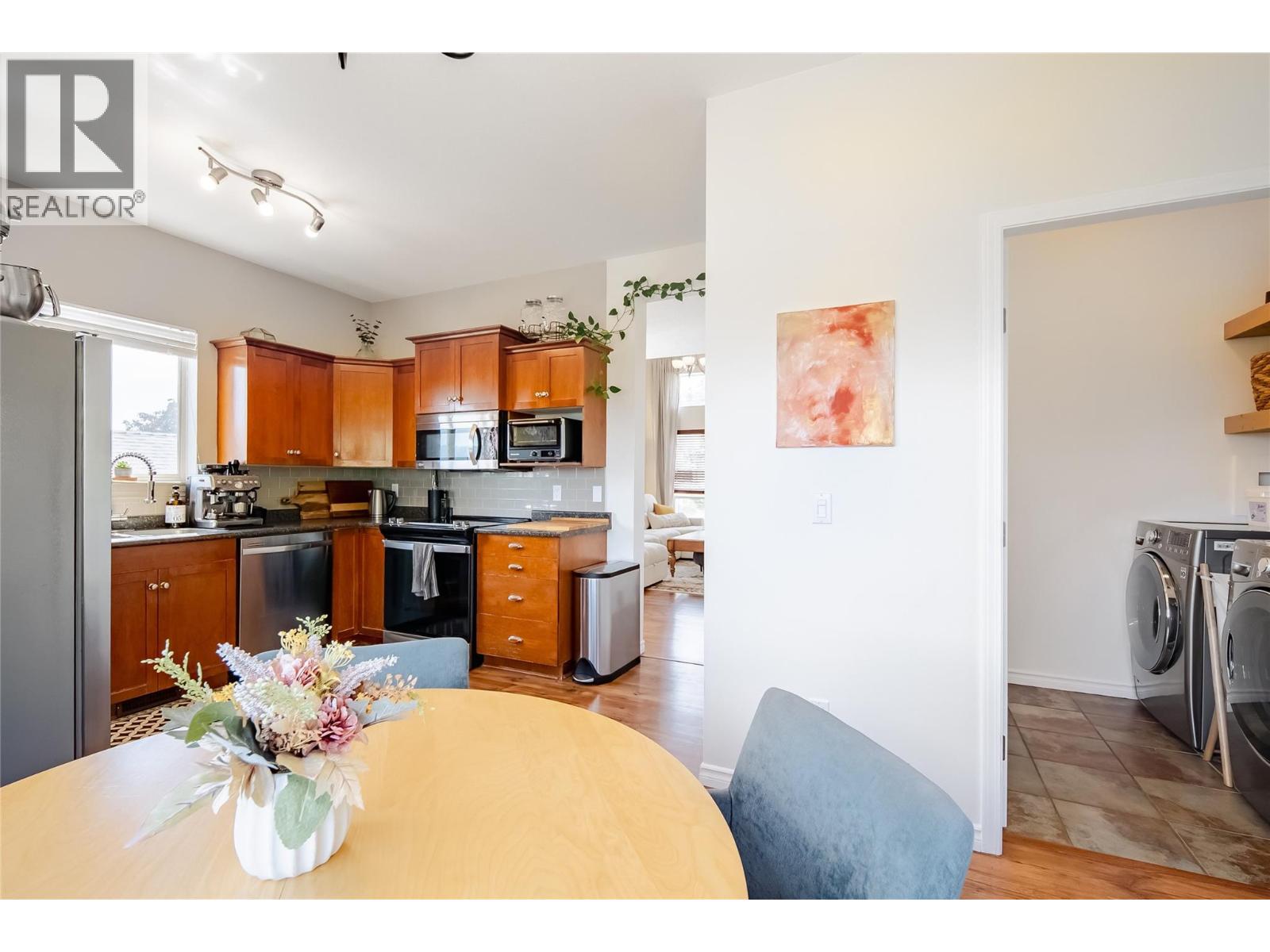 2174 Sunview Drive, Kelowna, British Columbia  V1Z 3R2 - Photo 10 - 10356772