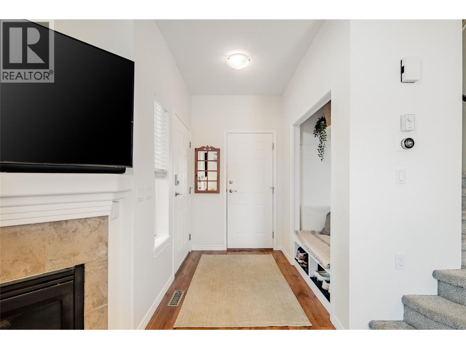 2174 Sunview Drive, Kelowna, British Columbia  V1Z 3R2 - Photo 3 - 10356772