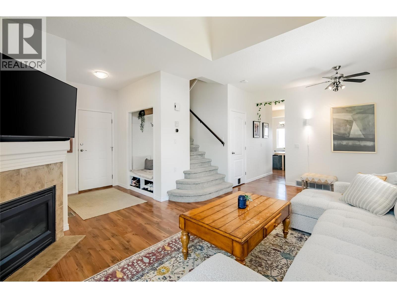 2174 Sunview Drive, Kelowna, British Columbia  V1Z 3R2 - Photo 5 - 10356772