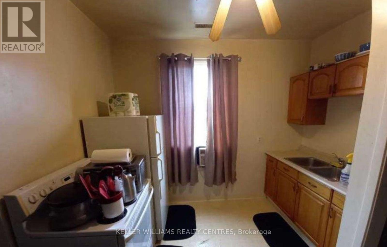 98 Bayfield Street, Barrie, Ontario  L4M 3A8 - Photo 13 - S12355733