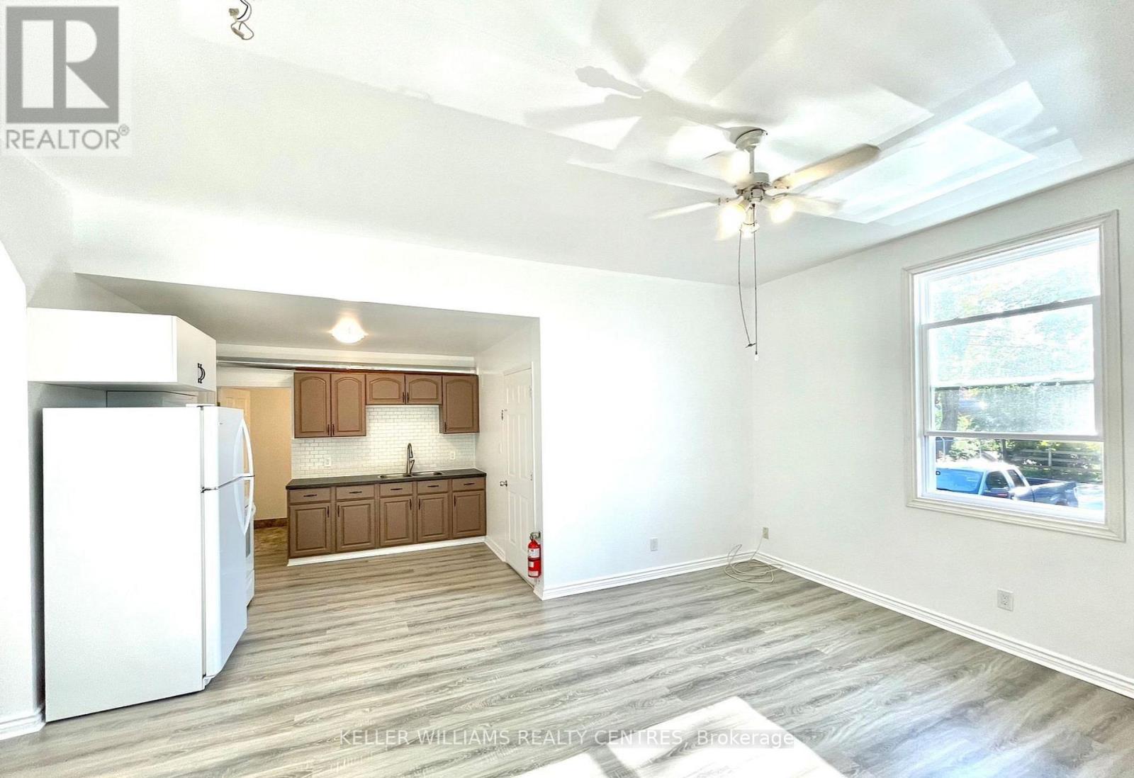 98 Bayfield Street, Barrie, Ontario  L4M 3A8 - Photo 6 - S12355733