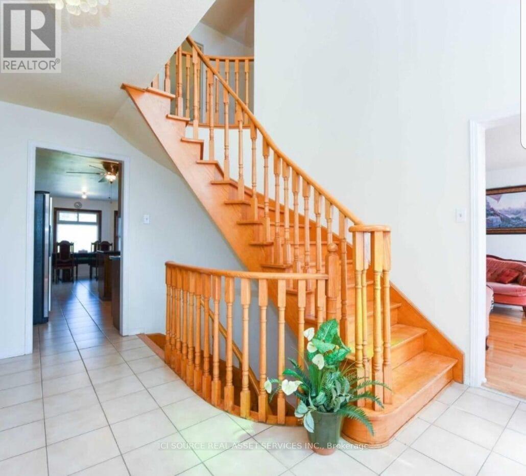 20 Plover Place, Brampton, Ontario  L6W 4C5 - Photo 10 - W12355678