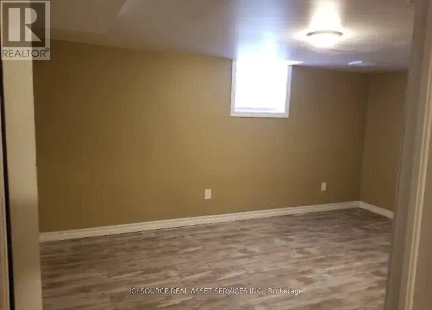 20 Plover Place, Brampton, Ontario  L6W 4C5 - Photo 3 - W12355678