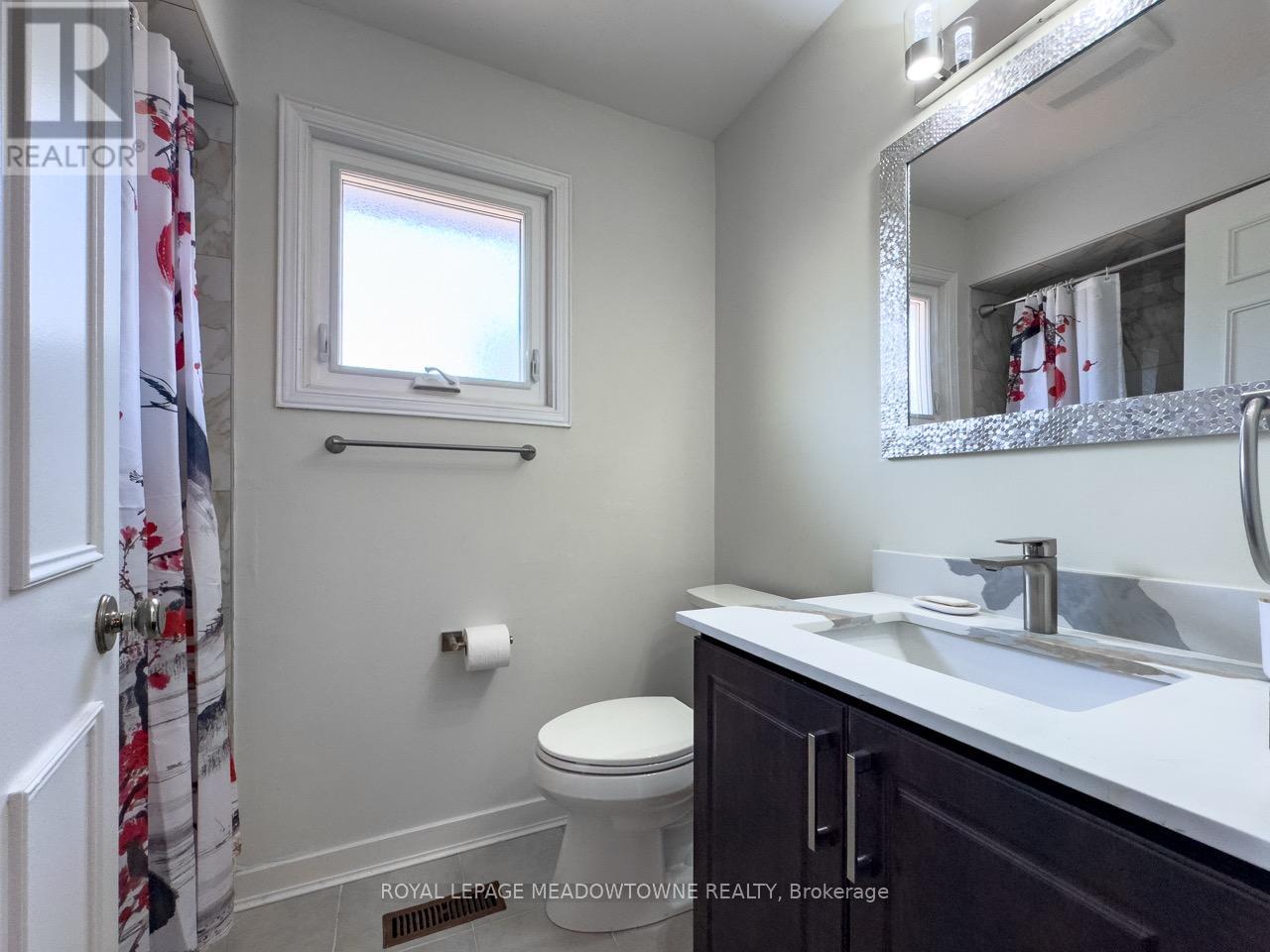 18 Cotswold Court, Halton Hills, Ontario  L7G 5E5 - Photo 22 - W12355680
