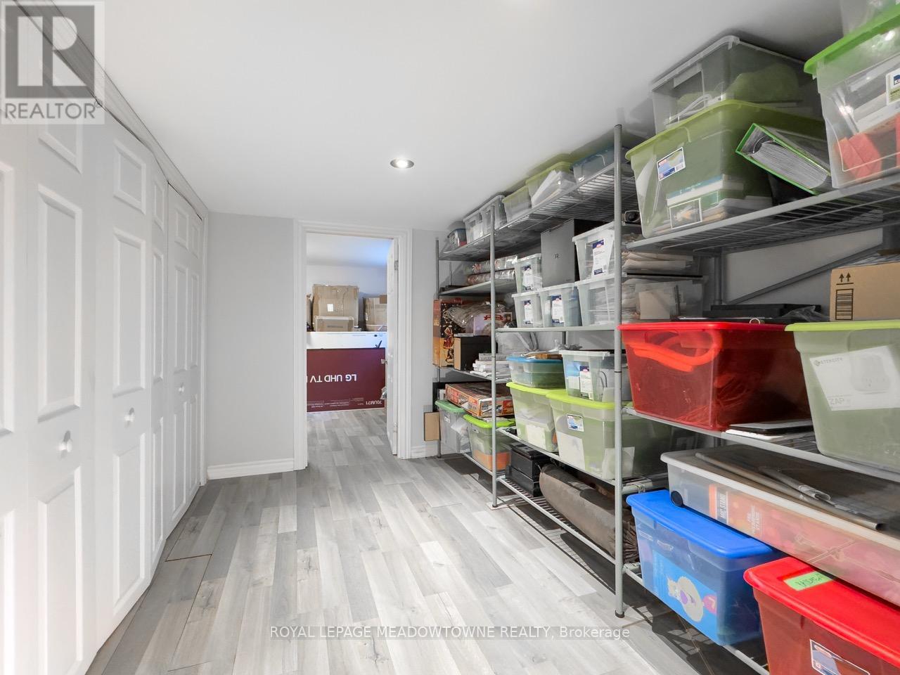 18 Cotswold Court, Halton Hills, Ontario  L7G 5E5 - Photo 33 - W12355680