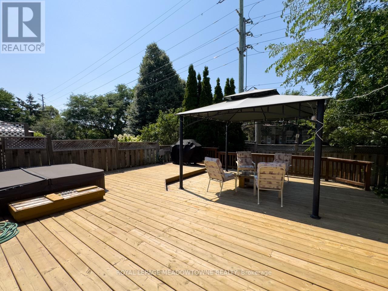 18 Cotswold Court, Halton Hills, Ontario  L7G 5E5 - Photo 36 - W12355680