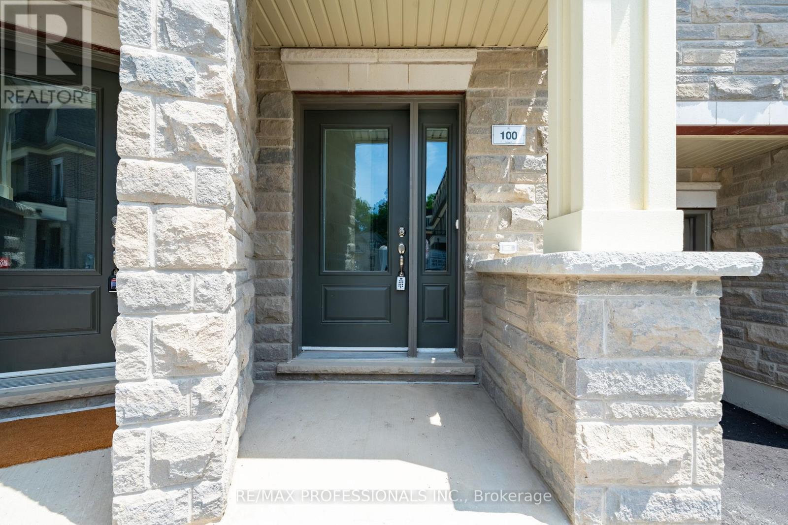 100 Salina Street, Mississauga, Ontario  L4M 1X8 - Photo 3 - W12355686
