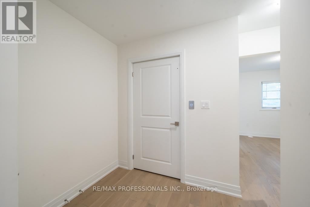 100 Salina Street, Mississauga, Ontario  L4M 1X8 - Photo 7 - W12355686