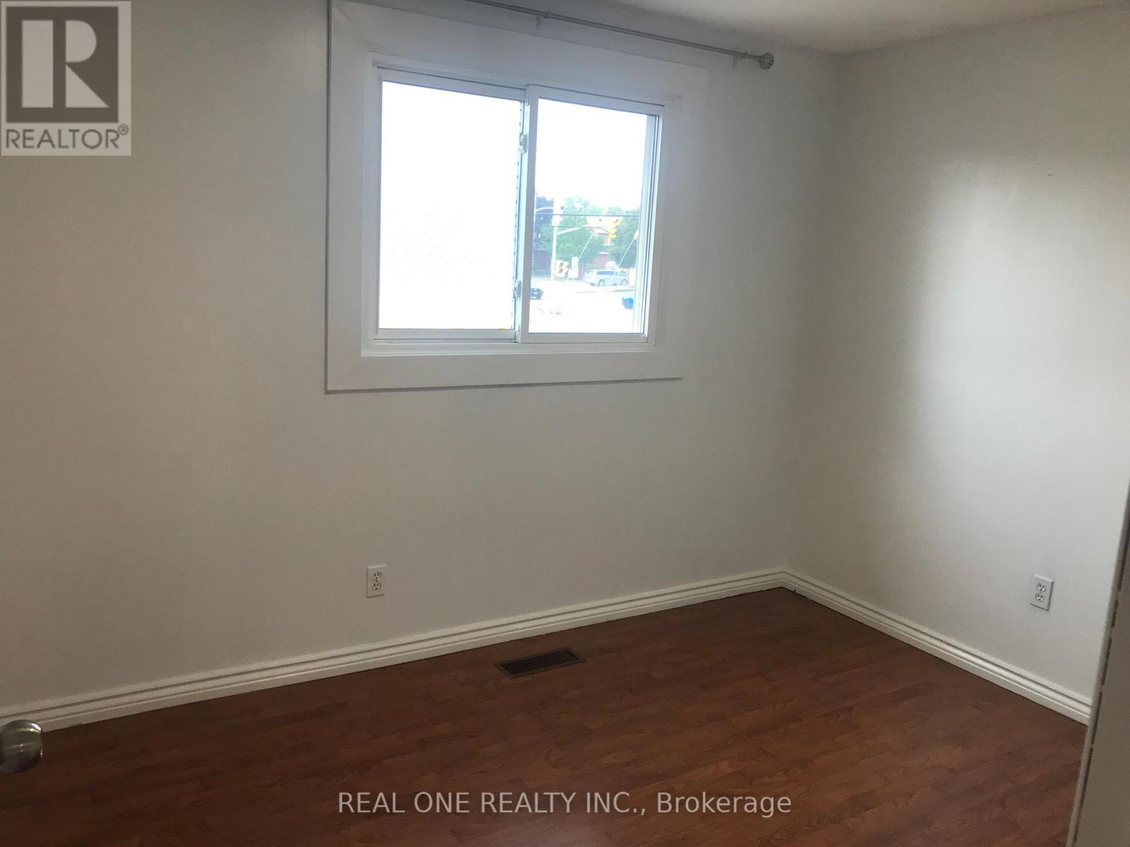 28 - 1580 Lancaster Drive, Oakville, Ontario  L6H 2Z5 - Photo 14 - W12355694