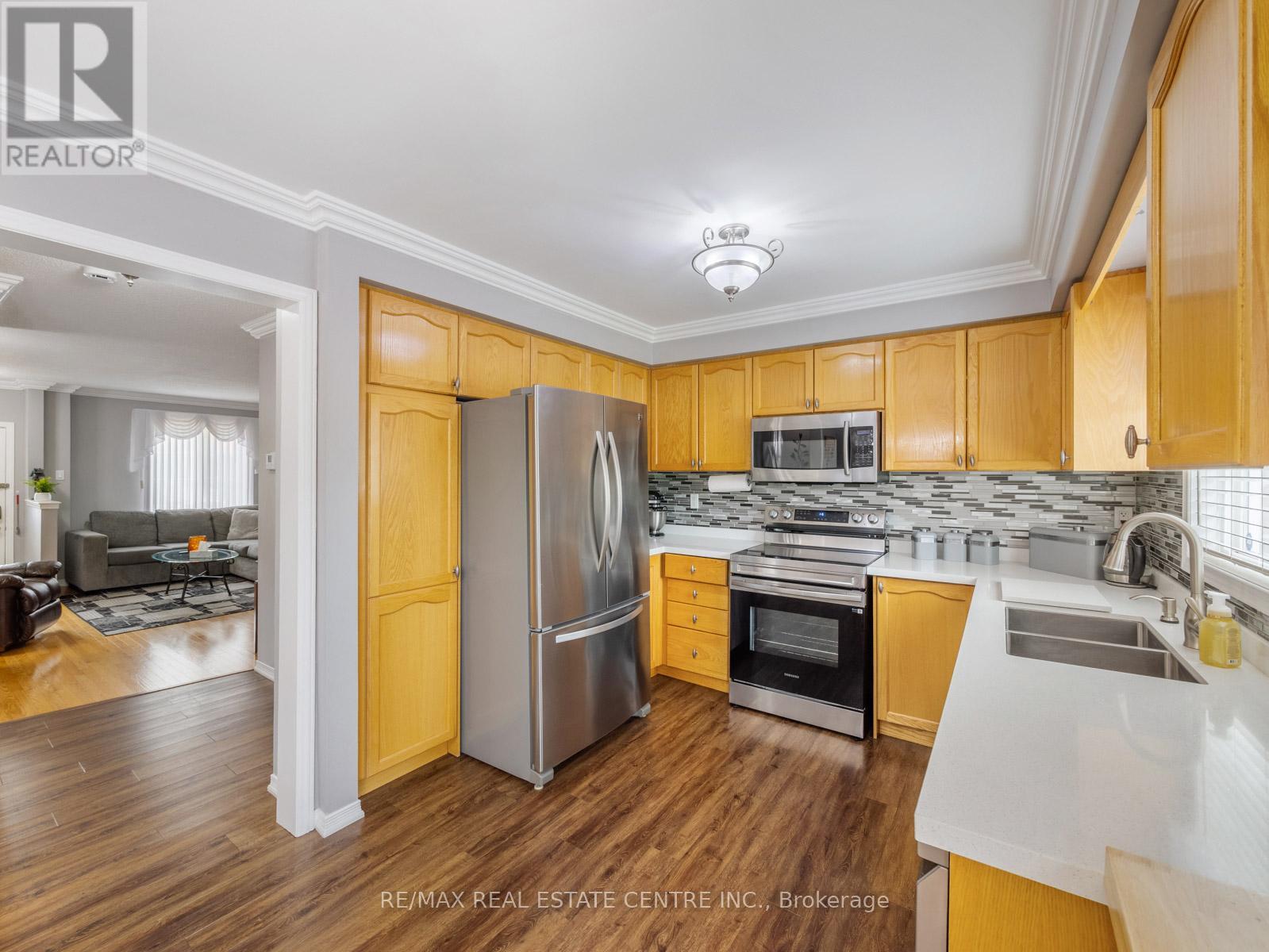 278 Van Allen Gate, Milton (De Dempsey), Ontario  L9T 5Y9 - Photo 9 - W12355787