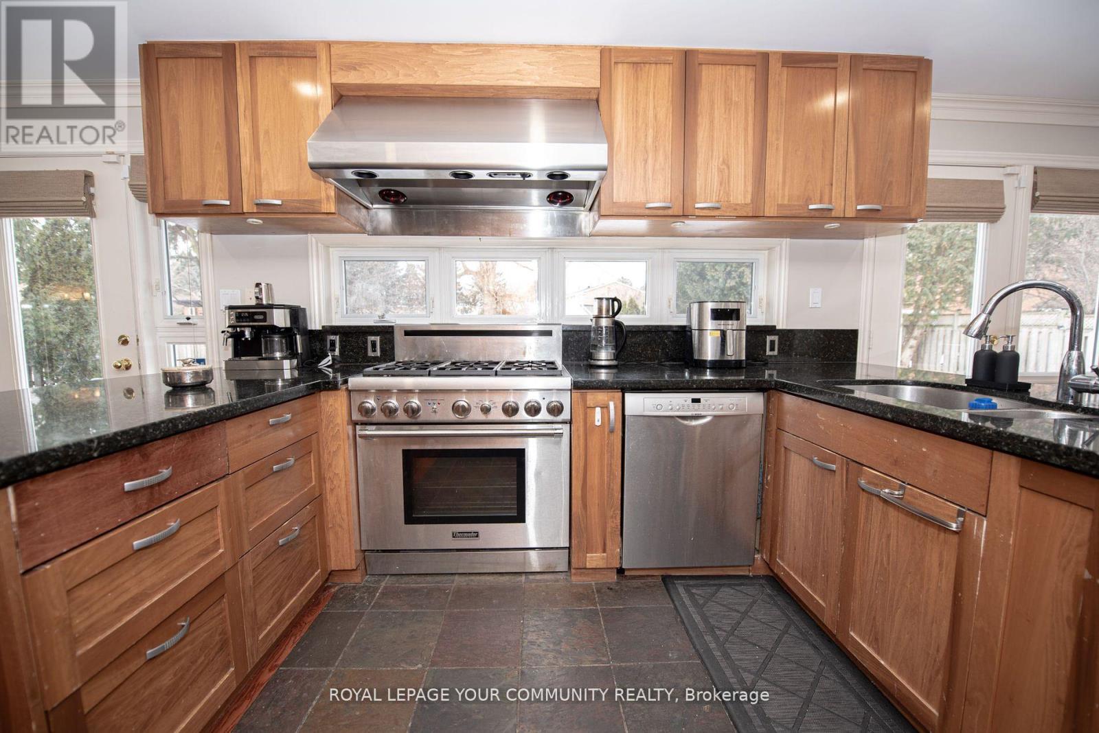 91 Winchester Lane, Richmond Hill, Ontario  L4C 6Y6 - Photo 12 - N12355745