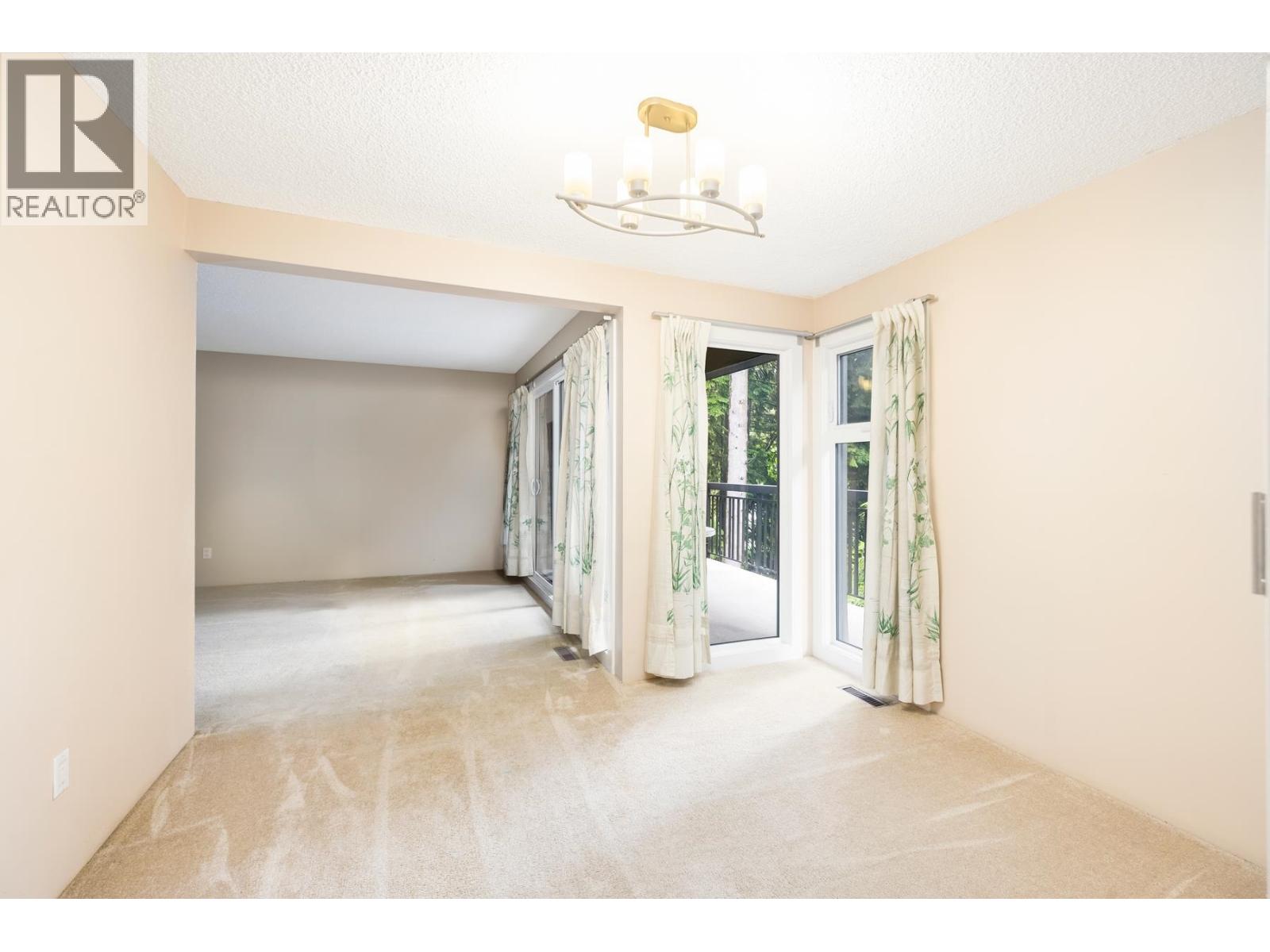 1135 Heritage Boulevard, North Vancouver, British Columbia  V7J 3G8 - Photo 7 - R3039094