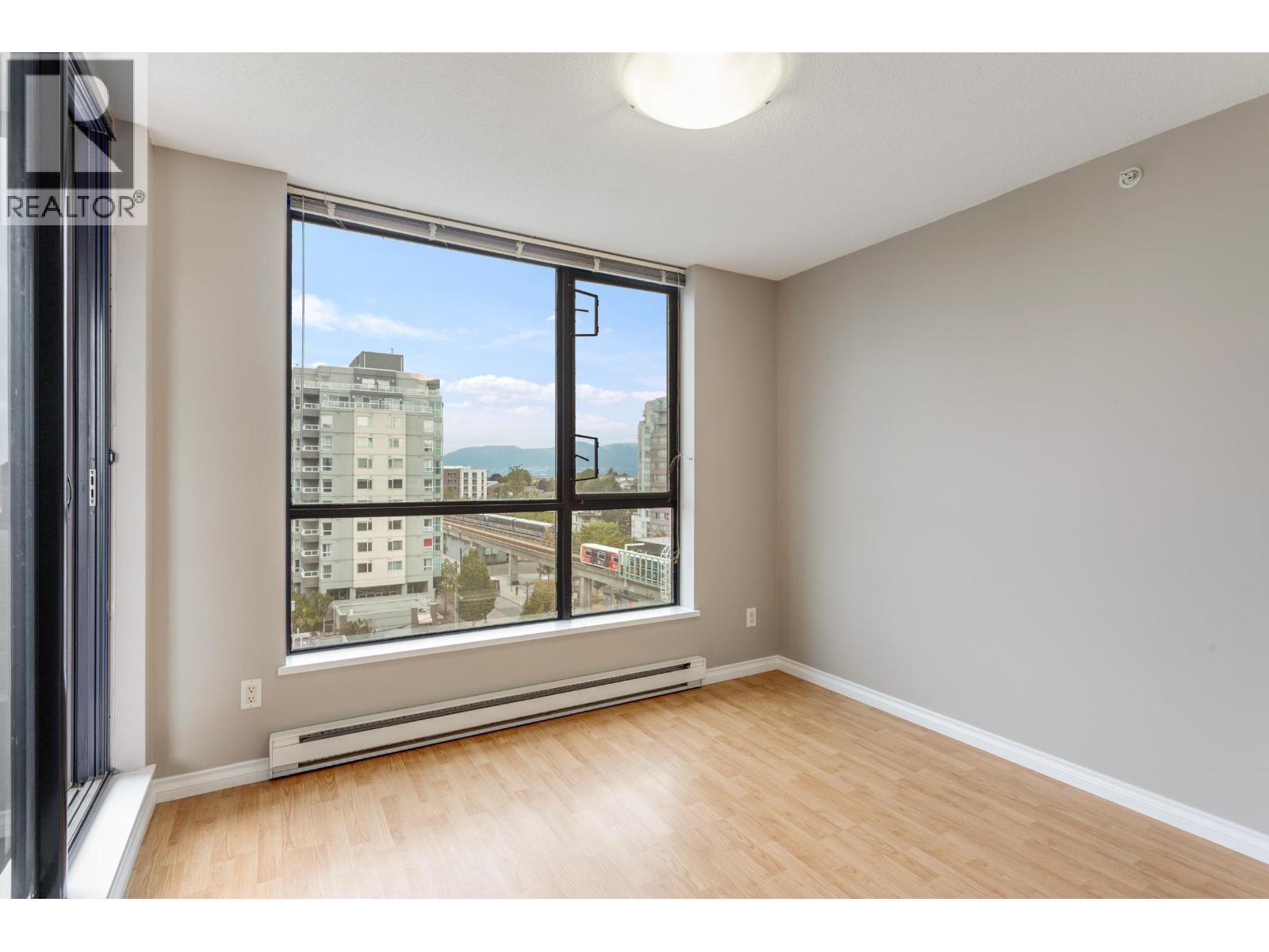 803 3438 Vanness Avenue, Vancouver, British Columbia  V5R 6E7 - Photo 3 - R3039108