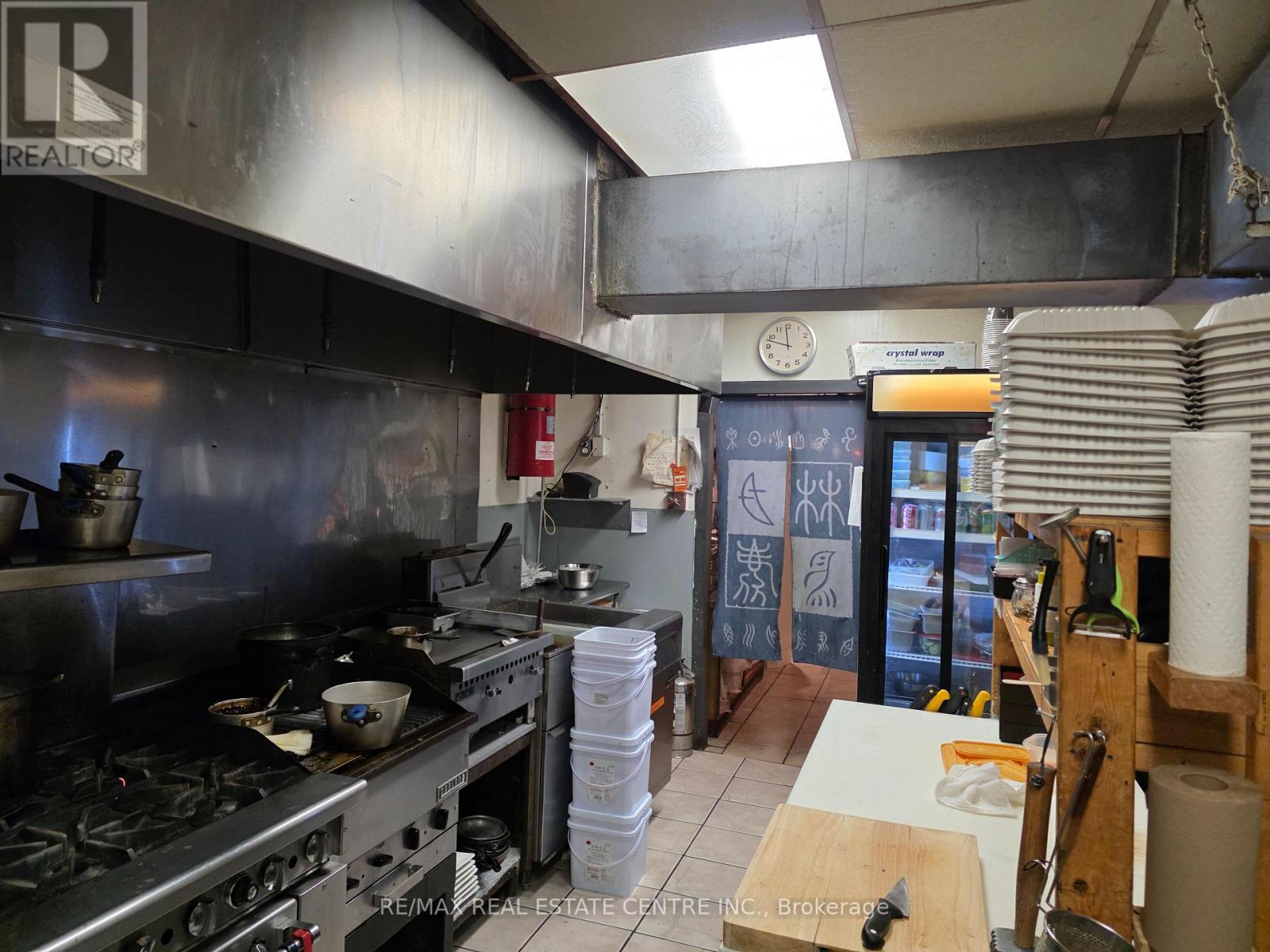 2384 Bloor Street W, Toronto, Ontario  M6S 1P5 - Photo 8 - W12255437