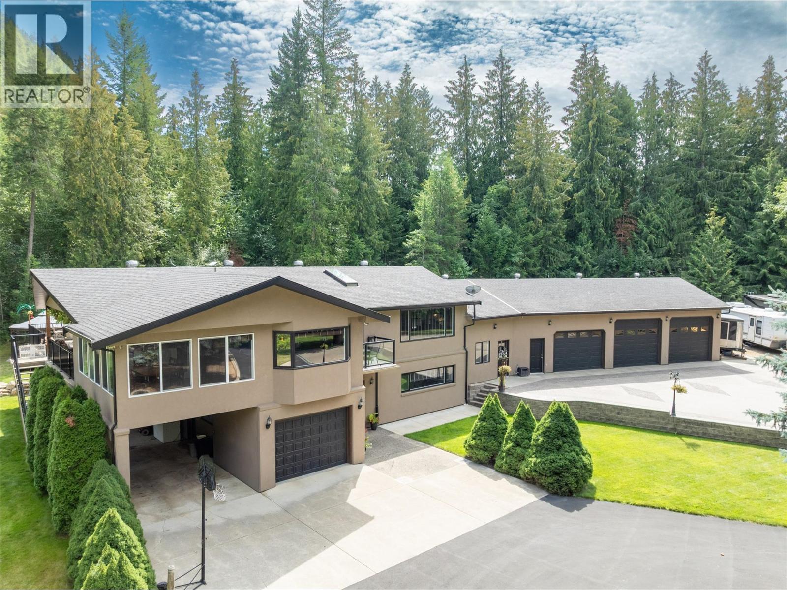 2746 Balmoral Road, Blind Bay, British Columbia  V0E 1H1 - Photo 4 - 10344786