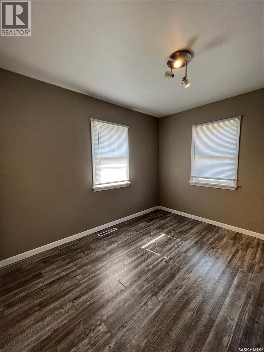 211 6th Avenue W, Shaunavon, Saskatchewan  S0N 2M0 - Photo 10 - SK016206