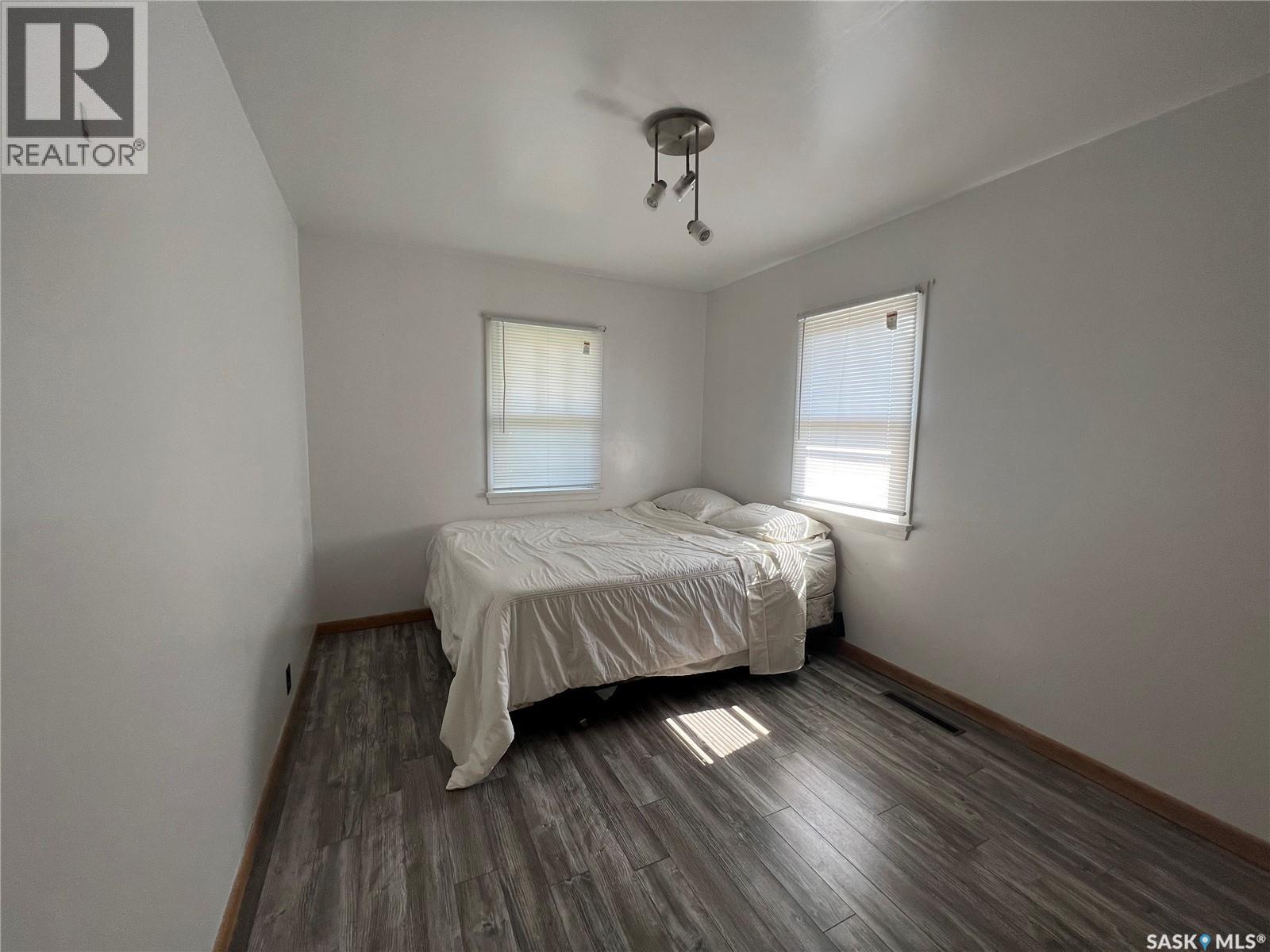 211 6th Avenue W, Shaunavon, Saskatchewan  S0N 2M0 - Photo 7 - SK016206