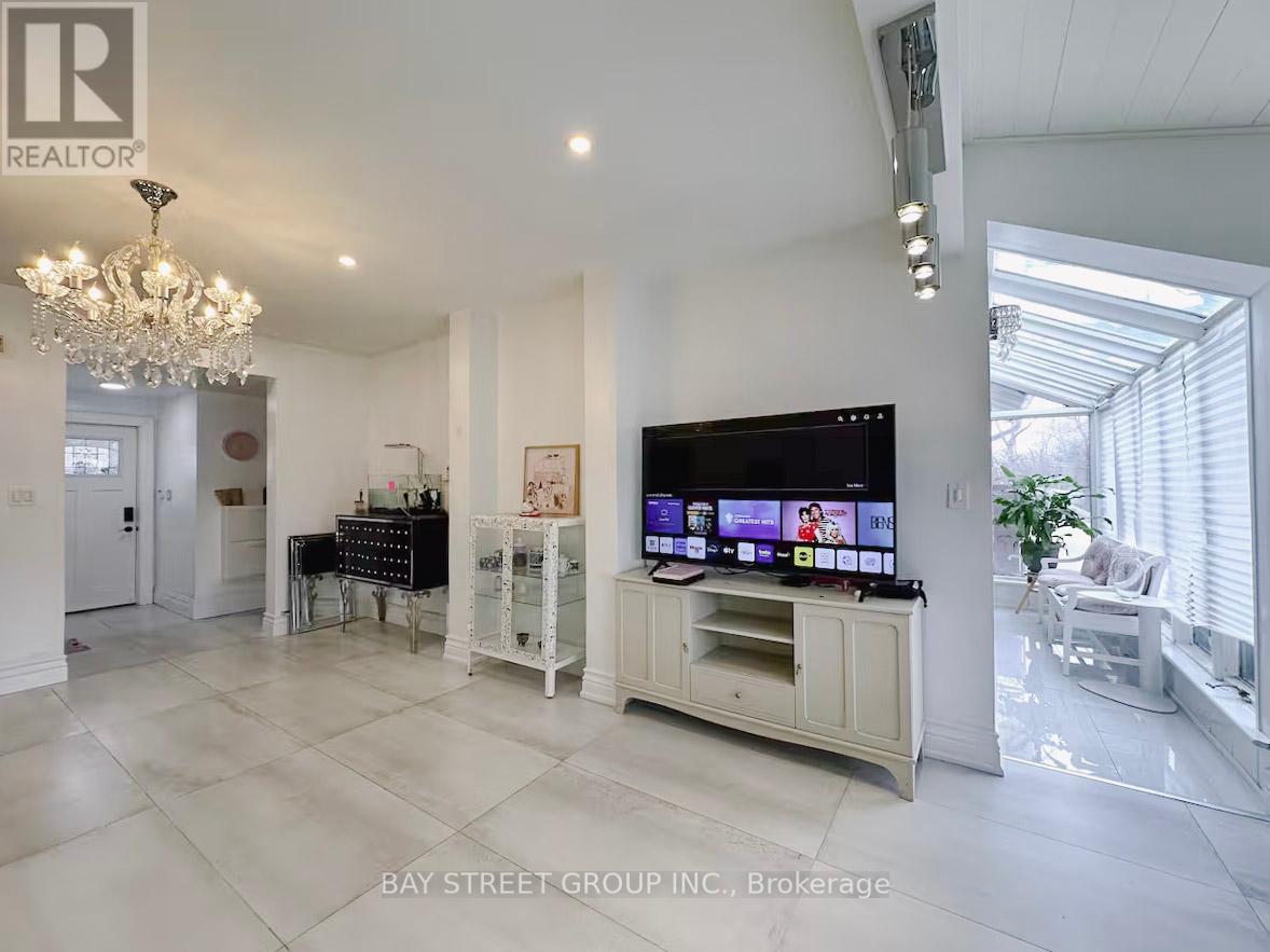 109 Main Unionville Street, Markham, Ontario  L3R 2G1 - Photo 7 - N12355806