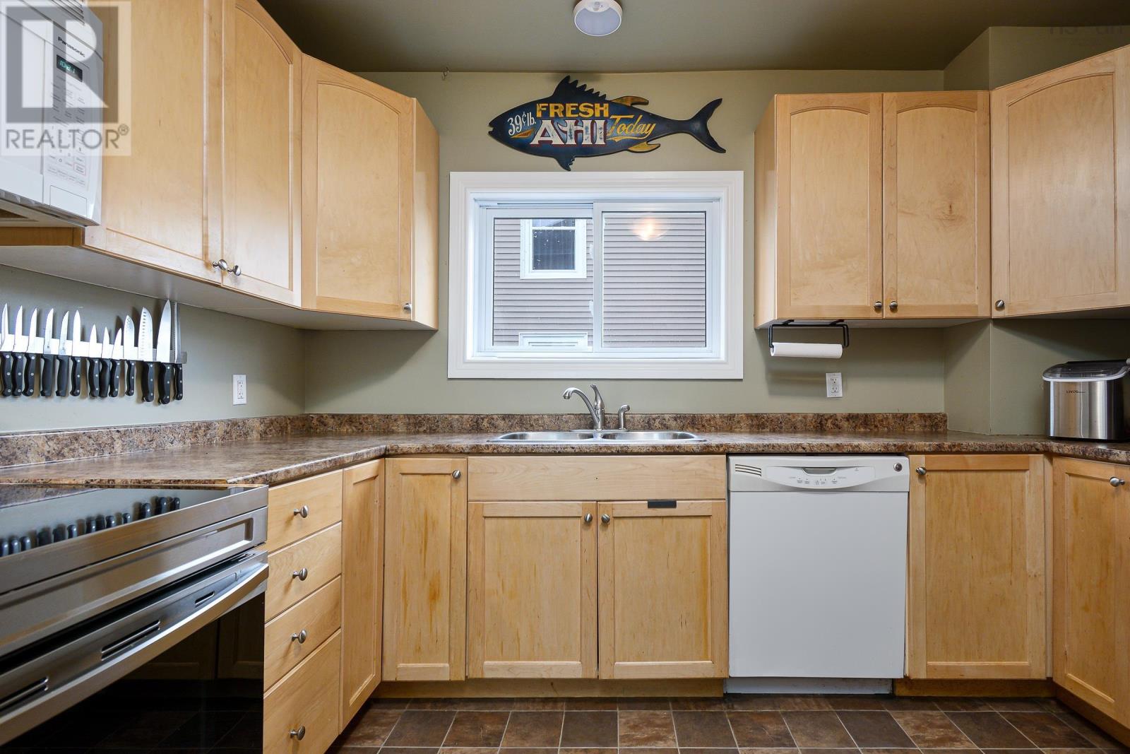 59 Milton Street, Sydney, Nova Scotia  B1P 4L9 - Photo 12 - 202521207