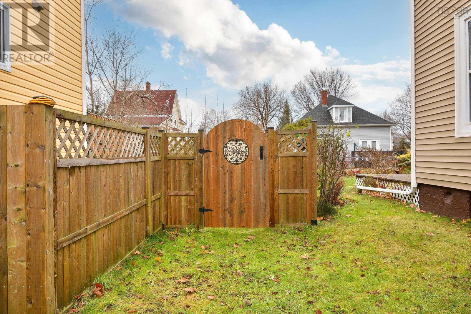 59 Milton Street, Sydney, Nova Scotia  B1P 4L9 - Photo 4 - 202521207