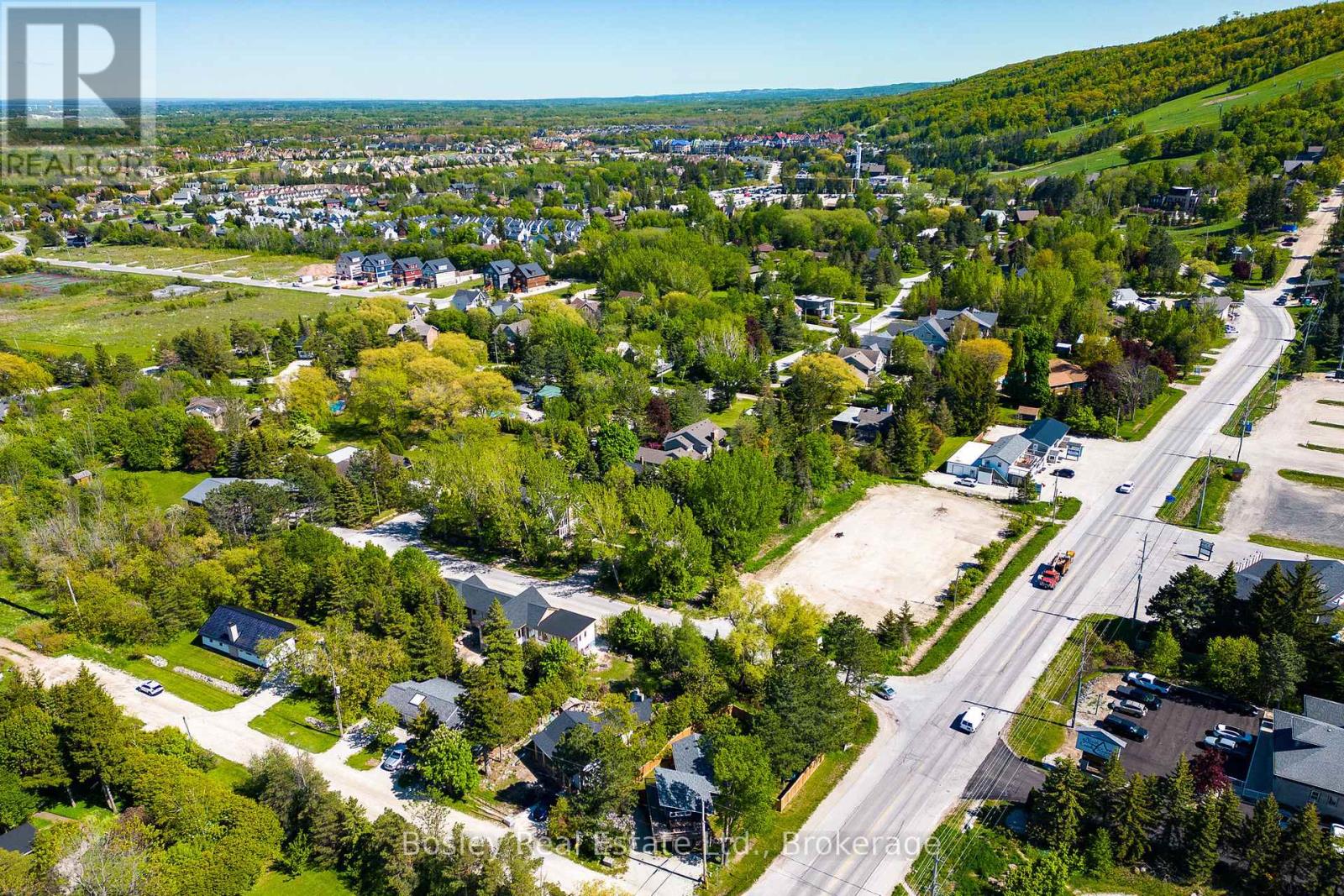 102 Helen Street, Blue Mountains, Ontario  L9Y 3Z2 - Photo 41 - X12355845