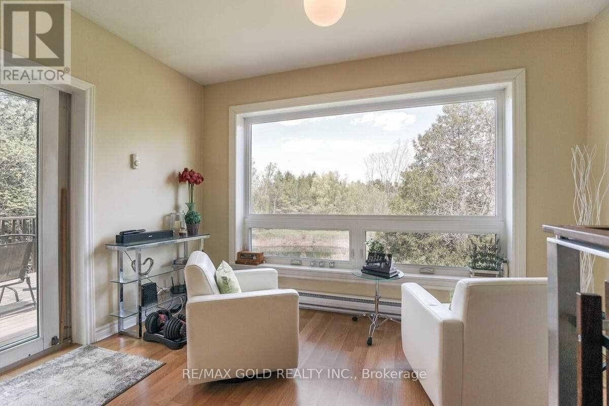 17015 Heart Lake Road, Caledon, Ontario  L7C 2L4 - Photo 3 - W12355789