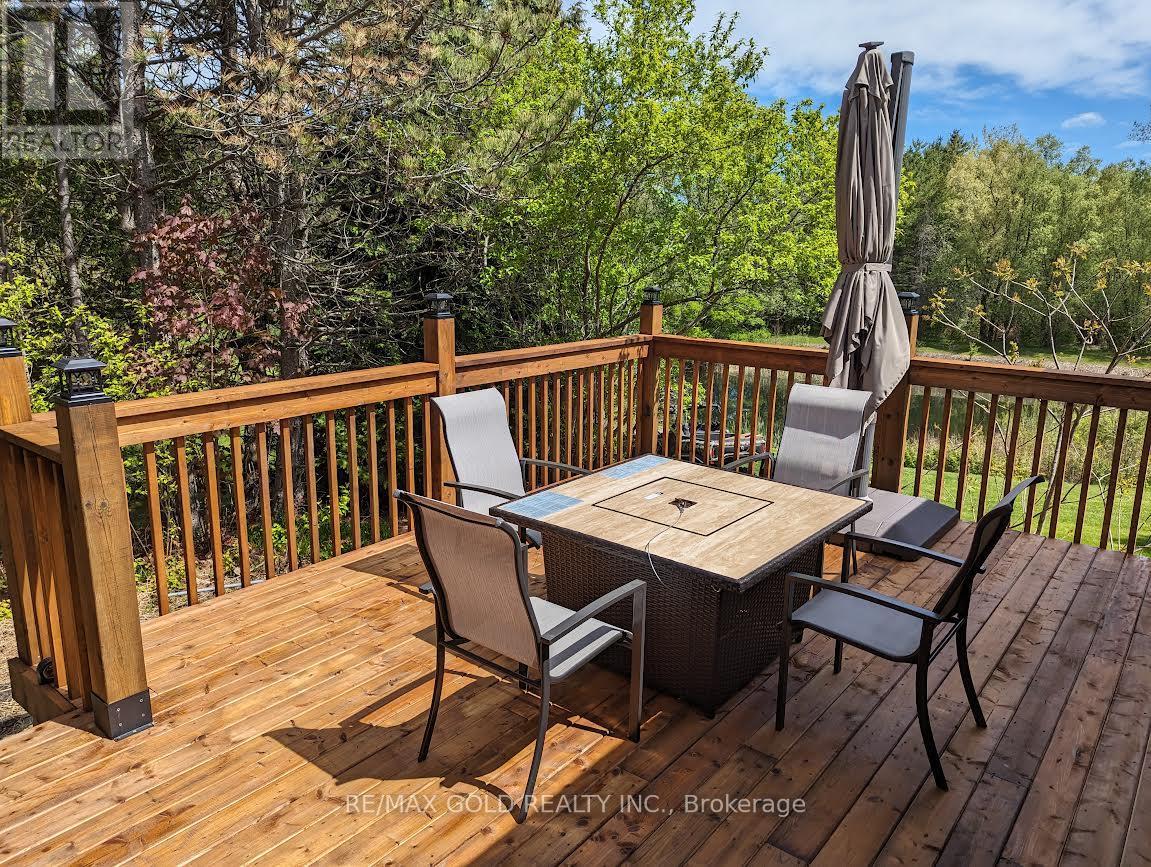 17015 Heart Lake Road, Caledon, Ontario  L7C 2L4 - Photo 5 - W12355789