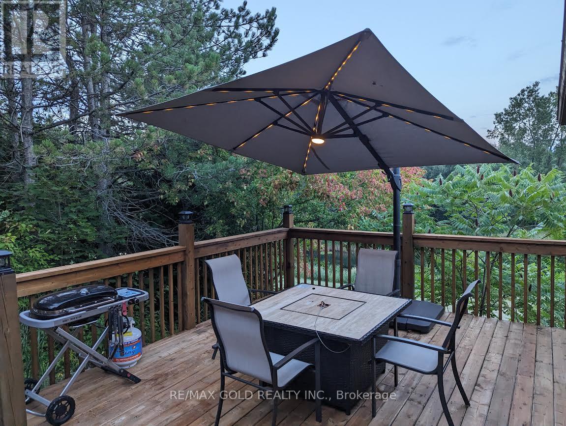 17015 Heart Lake Road, Caledon, Ontario  L7C 2L4 - Photo 7 - W12355789