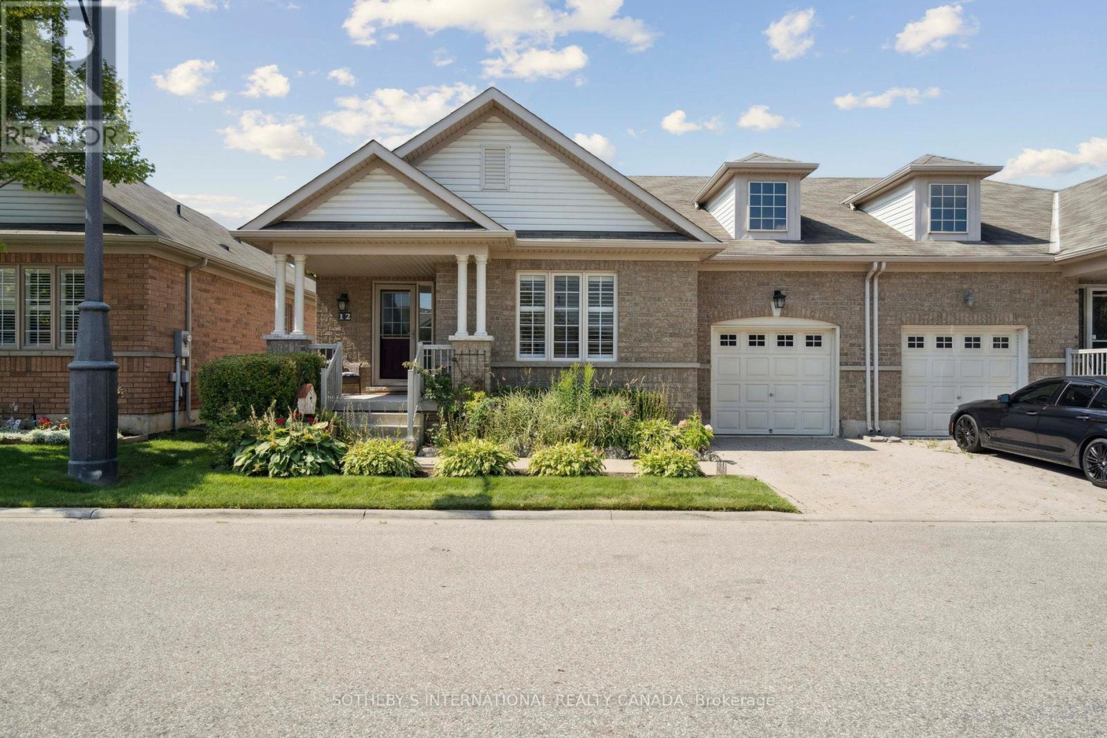 12 Fairvalley Street, Brampton (Sandringham-Wellington), Ontario  L6R 0S3 - Photo 3 - W12355817