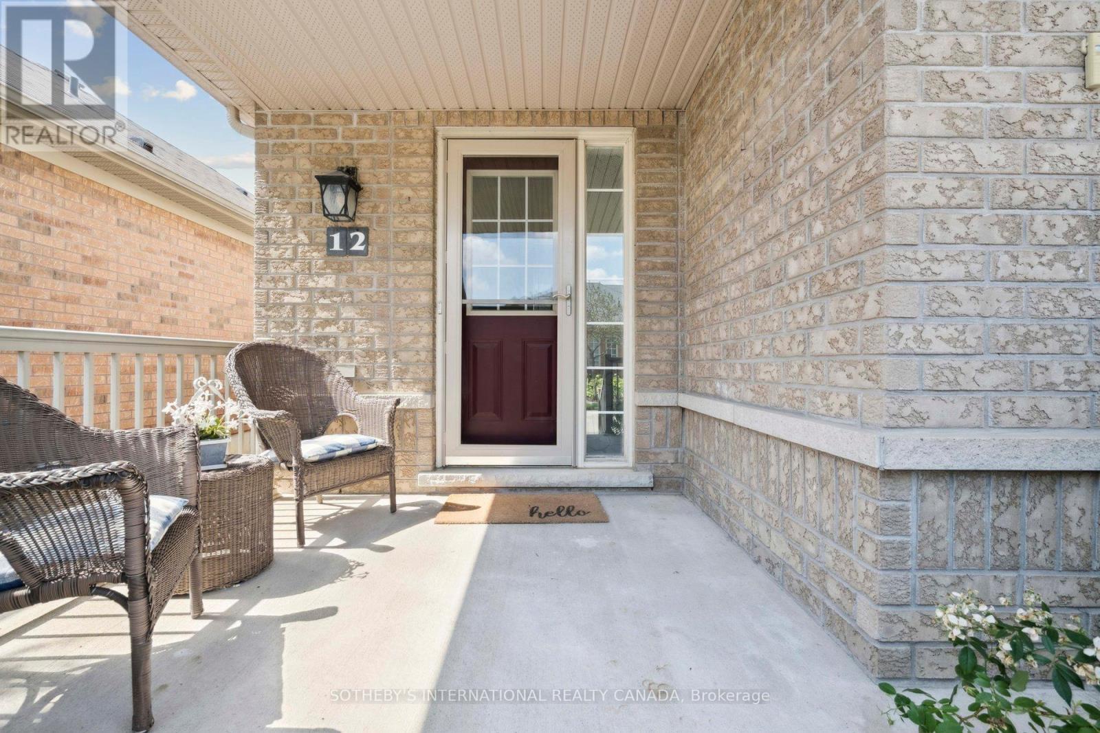 12 Fairvalley Street, Brampton (Sandringham-Wellington), Ontario  L6R 0S3 - Photo 4 - W12355817