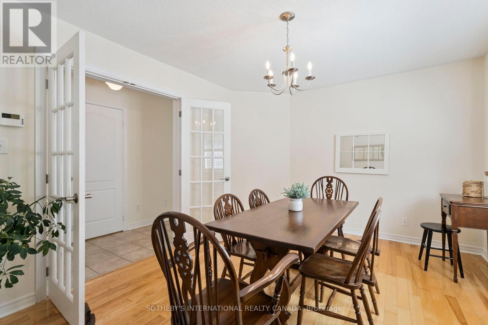 12 Fairvalley Street, Brampton (Sandringham-Wellington), Ontario  L6R 0S3 - Photo 7 - W12355817