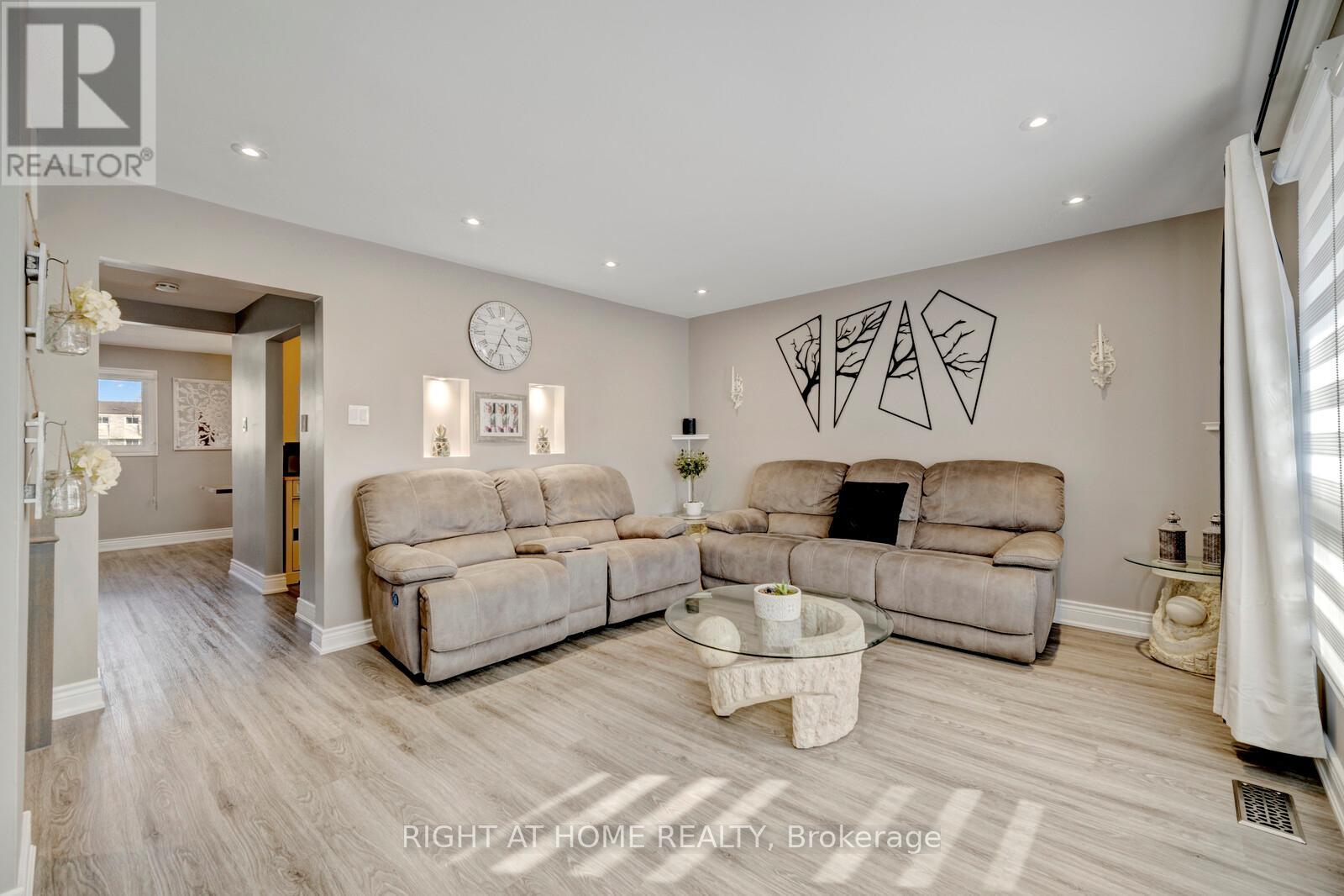 3 - 985 Limeridge Road E, Hamilton, Ontario  L8W 1X9 - Photo 5 - X12355808