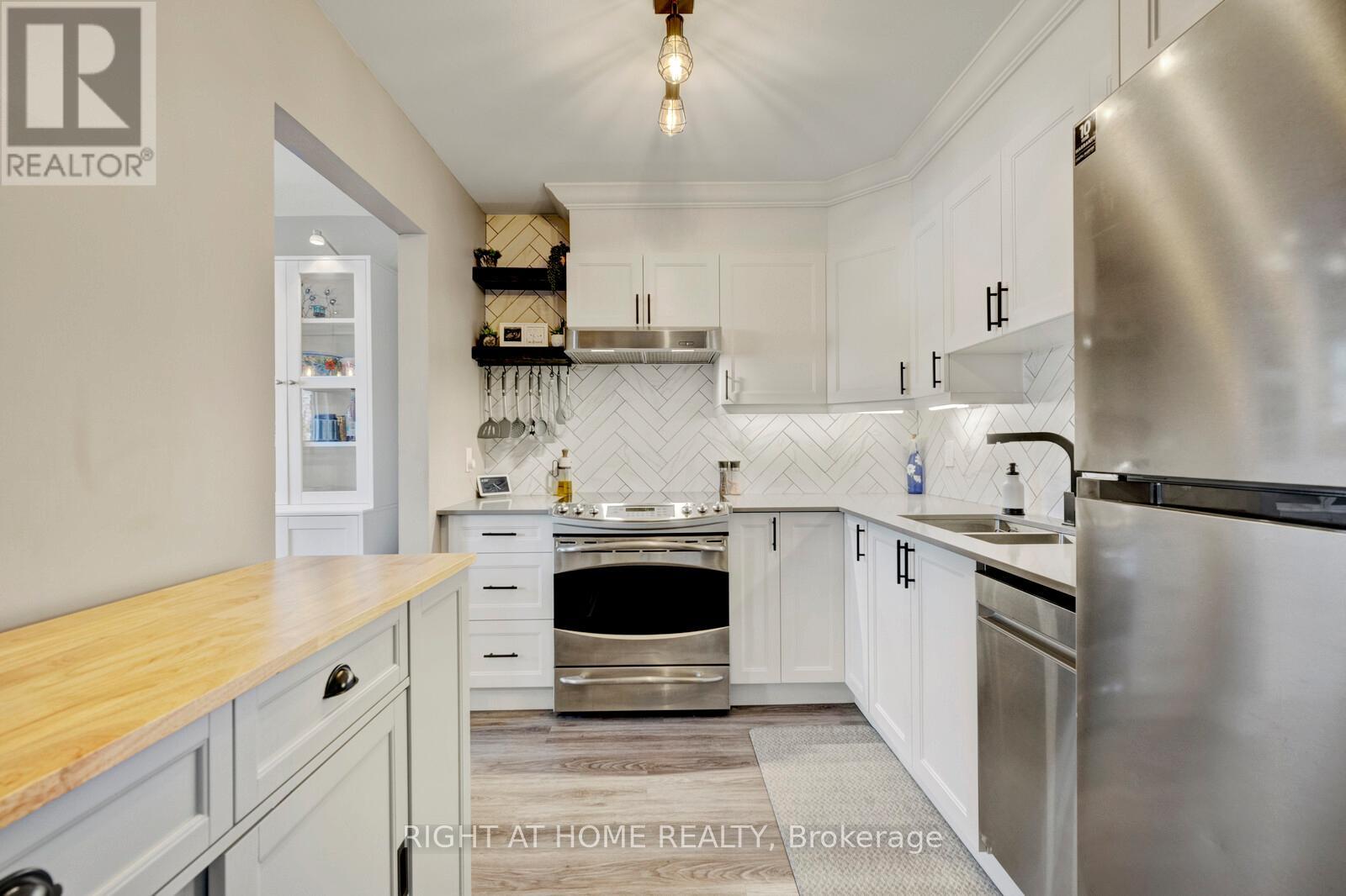 3 - 985 Limeridge Road E, Hamilton, Ontario  L8W 1X9 - Photo 8 - X12355808