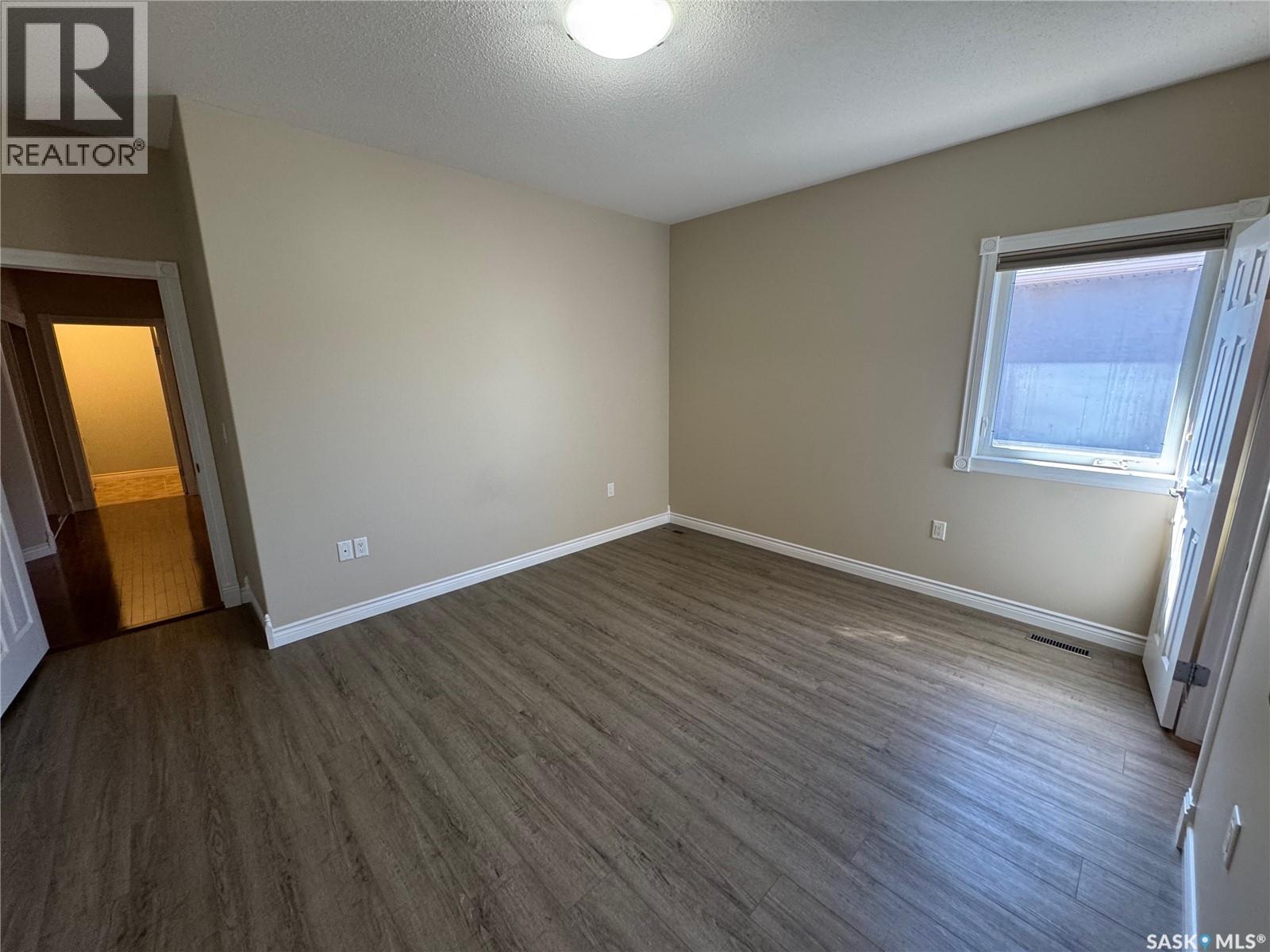739 18th Street, Weyburn, Saskatchewan  S4H 3M2 - Photo 20 - SK016208