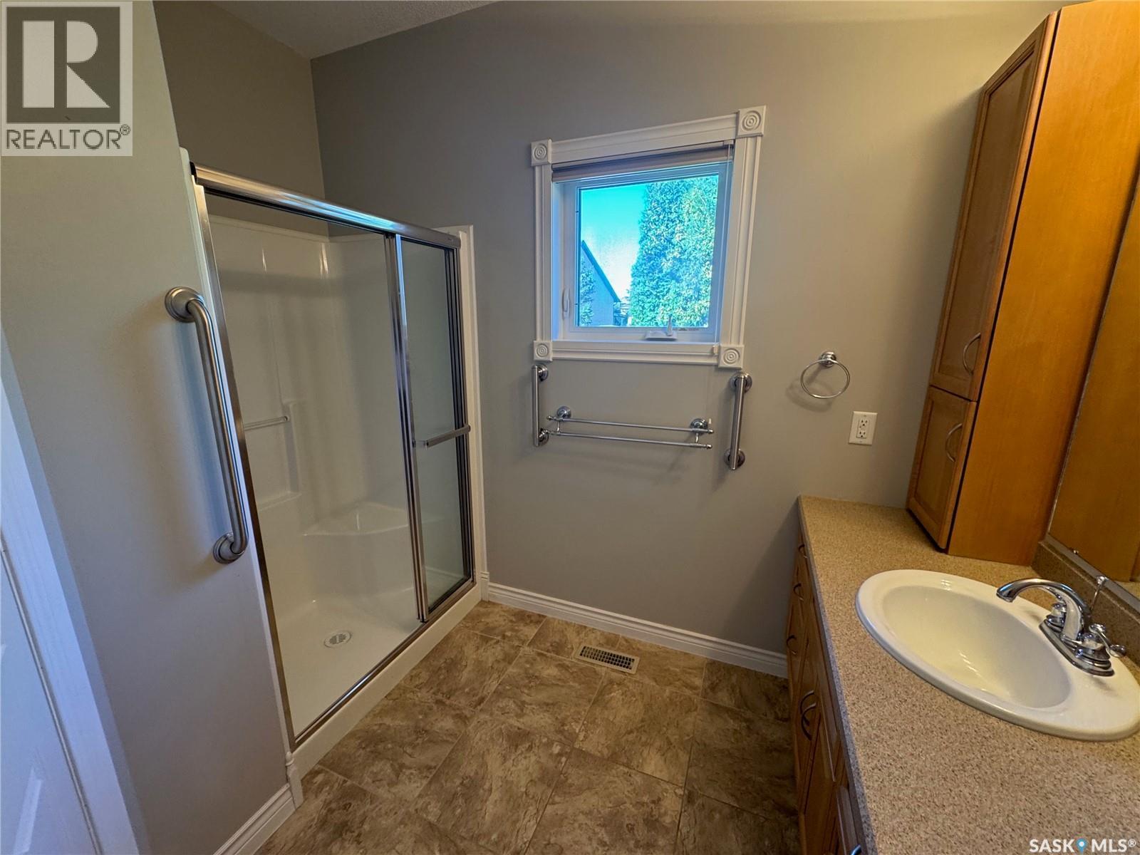 739 18th Street, Weyburn, Saskatchewan  S4H 3M2 - Photo 22 - SK016208