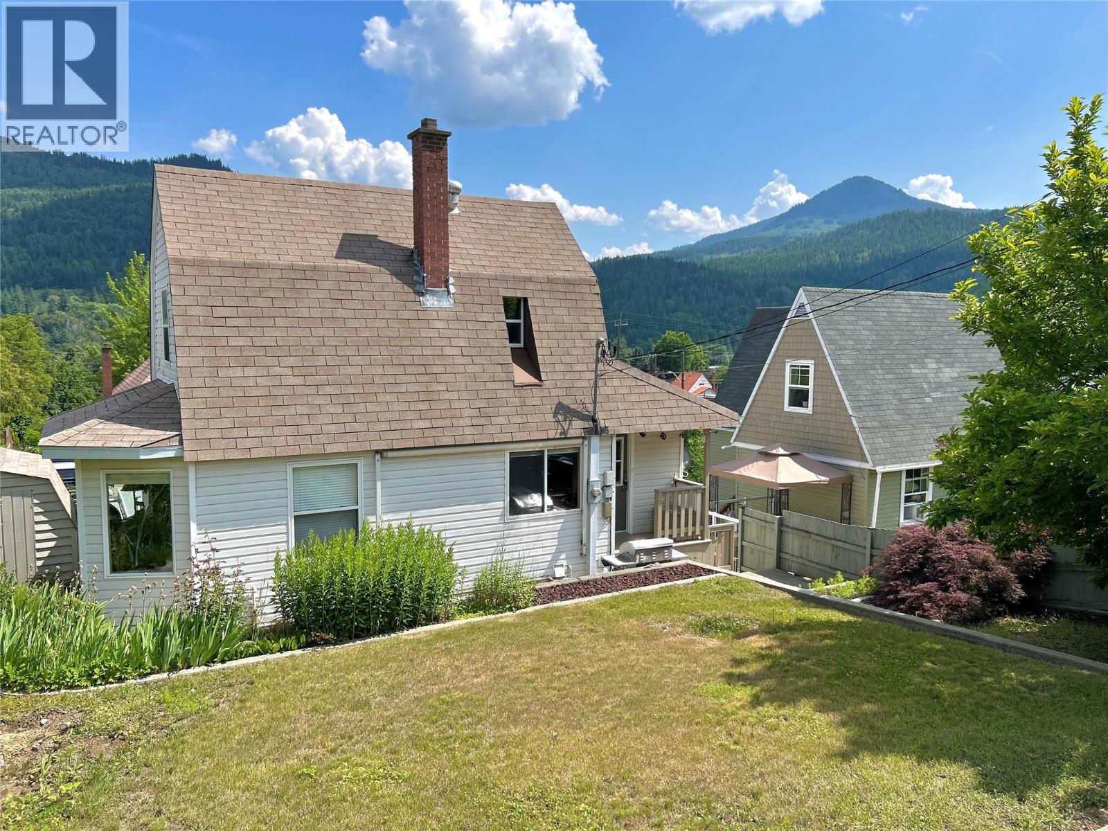 Property at 715 Shakespeare Street image 1