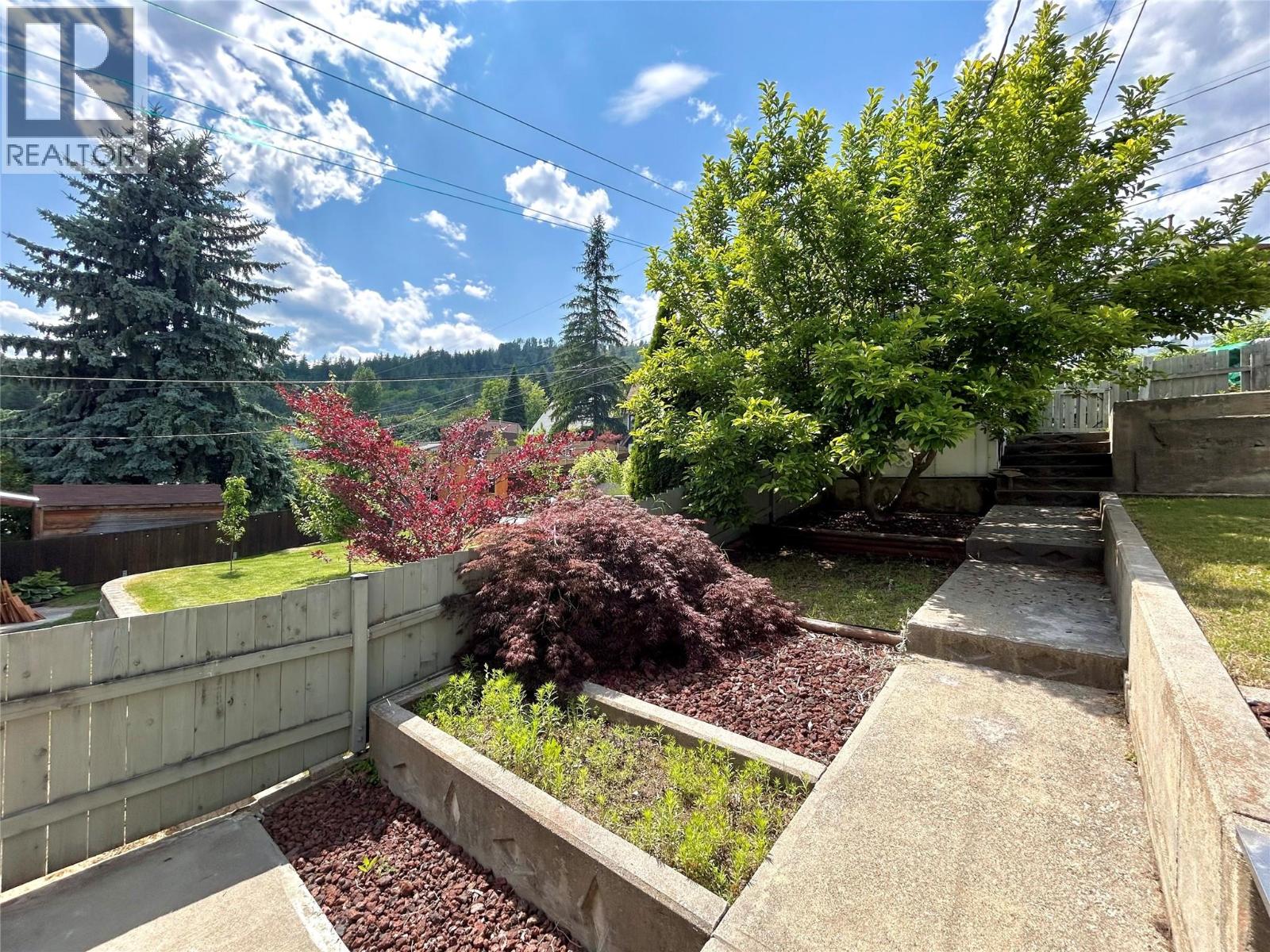 Property at 715 Shakespeare Street image 4