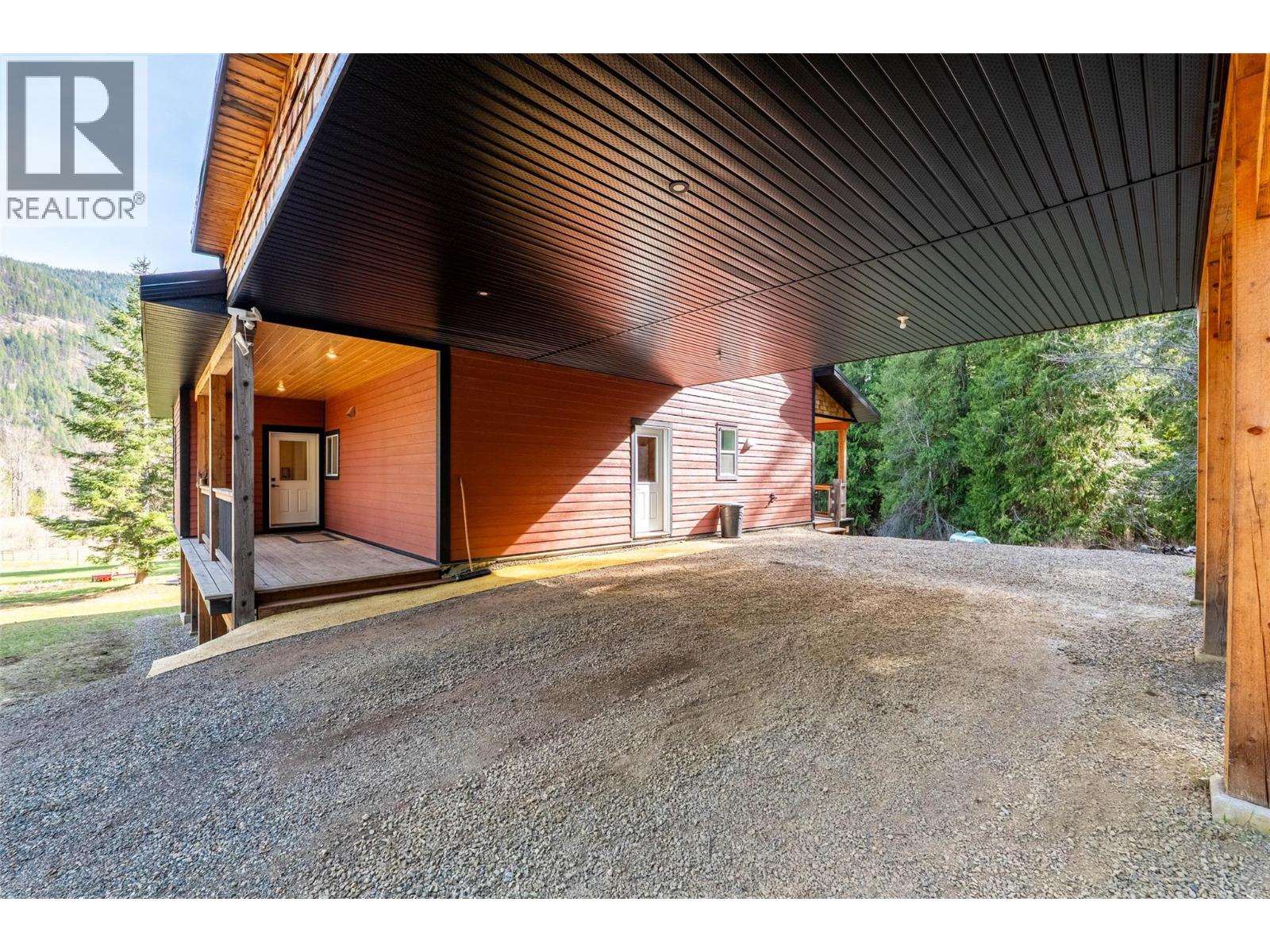 8774 6 Highway, Salmo, British Columbia  V0G 1Z0 - Photo 47 - 10343213