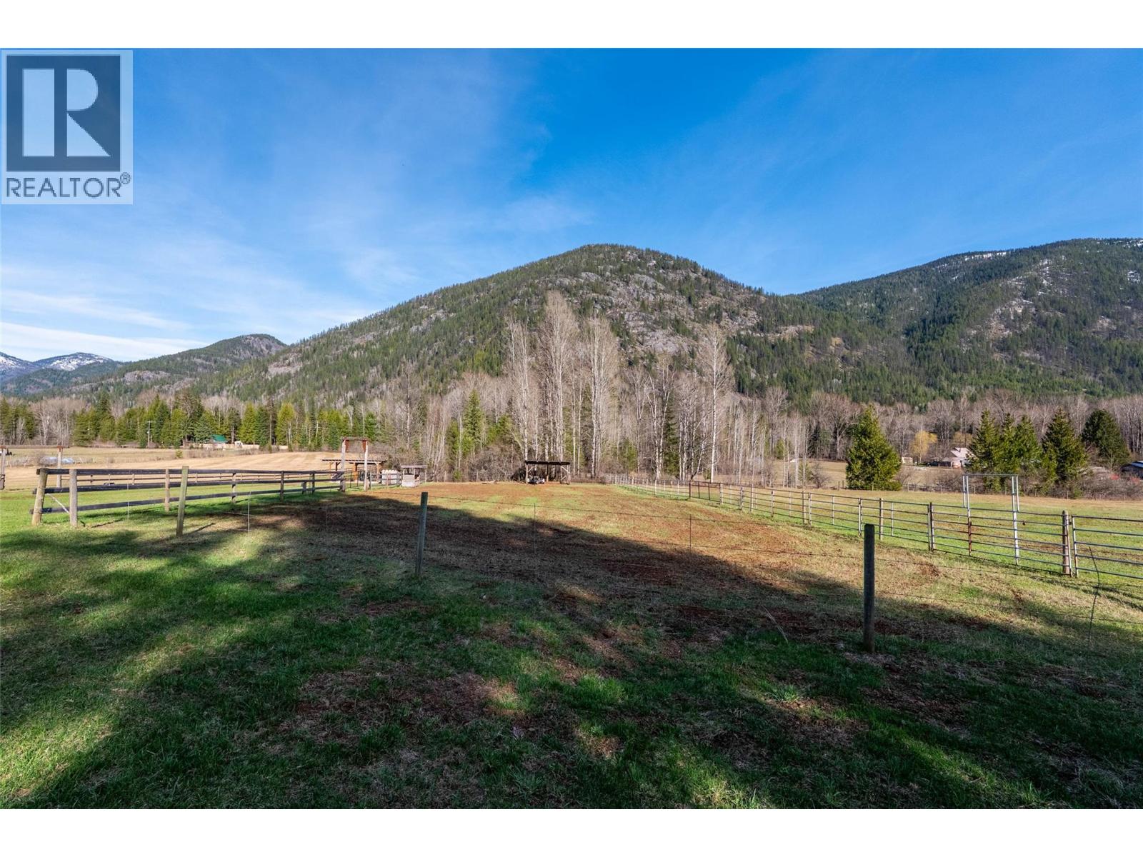 8774 6 Highway, Salmo, British Columbia  V0G 1Z0 - Photo 63 - 10343213