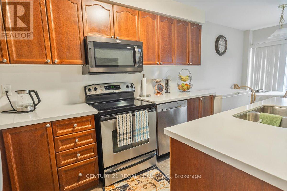 4 Parisian Road, Brampton, Ontario  L6P 2S8 - Photo 10 - W12355823