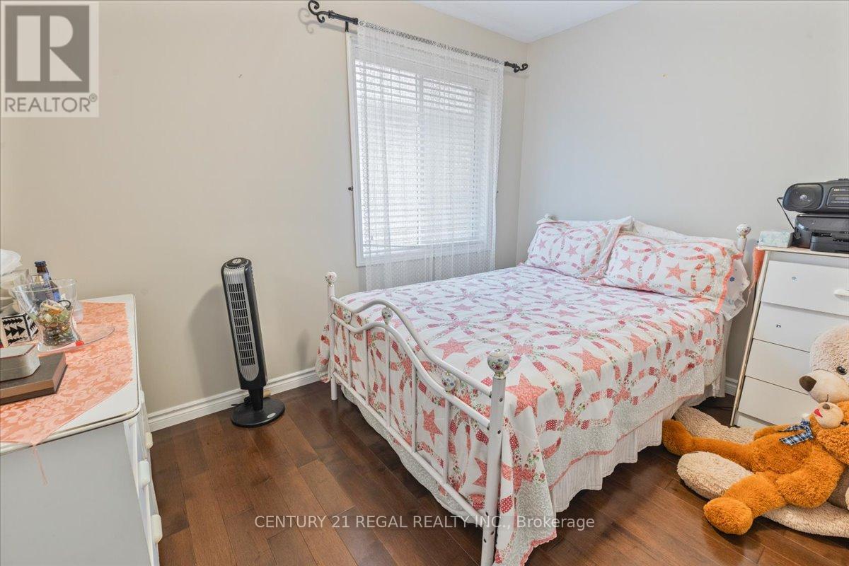4 Parisian Road, Brampton, Ontario  L6P 2S8 - Photo 18 - W12355823