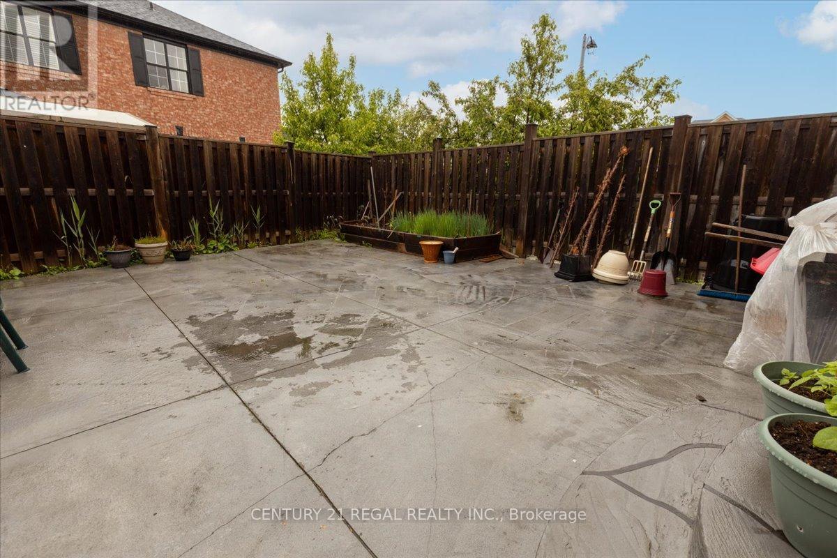 4 Parisian Road, Brampton, Ontario  L6P 2S8 - Photo 26 - W12355823