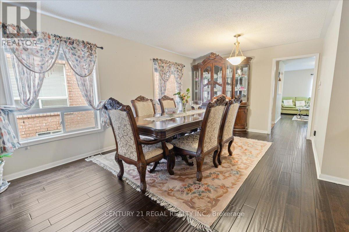 4 Parisian Road, Brampton, Ontario  L6P 2S8 - Photo 6 - W12355823