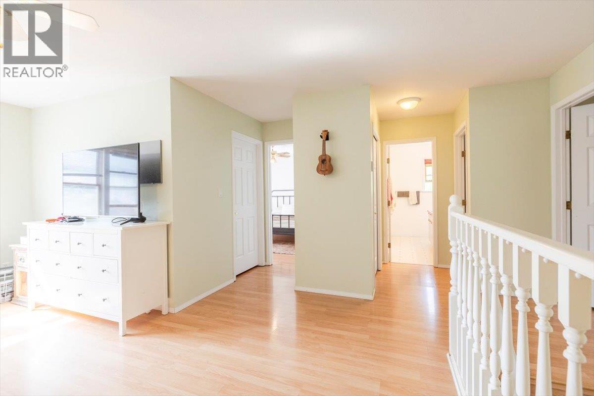 1102 12th Avenue, Fernie, British Columbia  V0B 1M0 - Photo 33 - 10352902