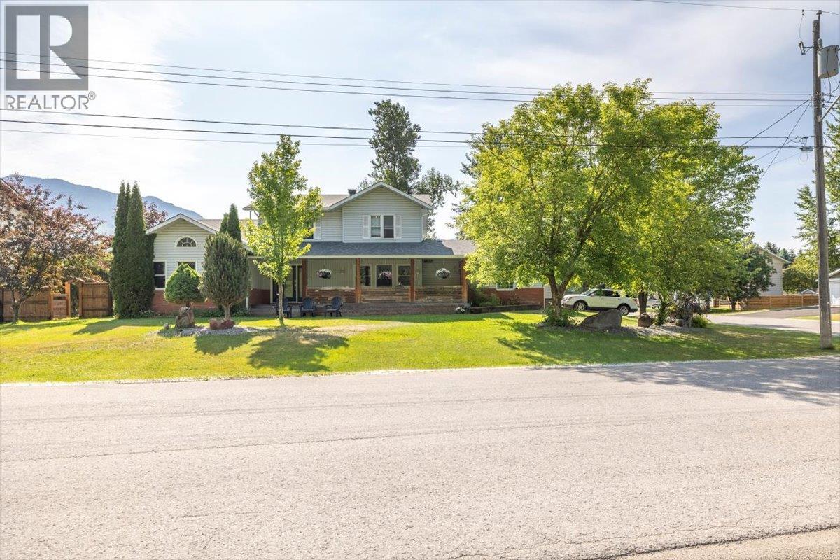 1102 12th Avenue, Fernie, British Columbia  V0B 1M0 - Photo 73 - 10352902