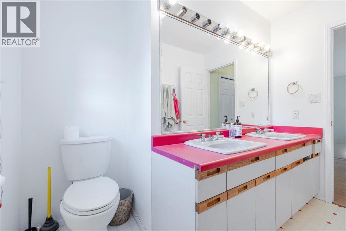 1102 12th Avenue, Fernie, British Columbia  V0B 1M0 - Photo 40 - 10352902