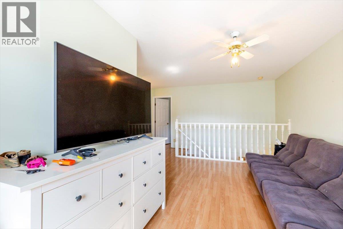 1102 12th Avenue, Fernie, British Columbia  V0B 1M0 - Photo 35 - 10352902