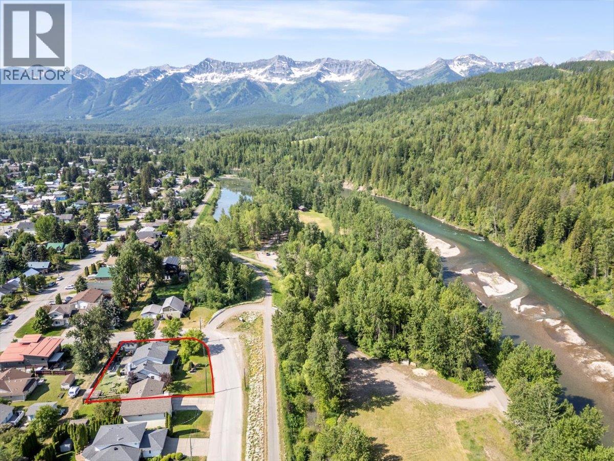 1102 12th Avenue, Fernie, British Columbia  V0B 1M0 - Photo 80 - 10352902
