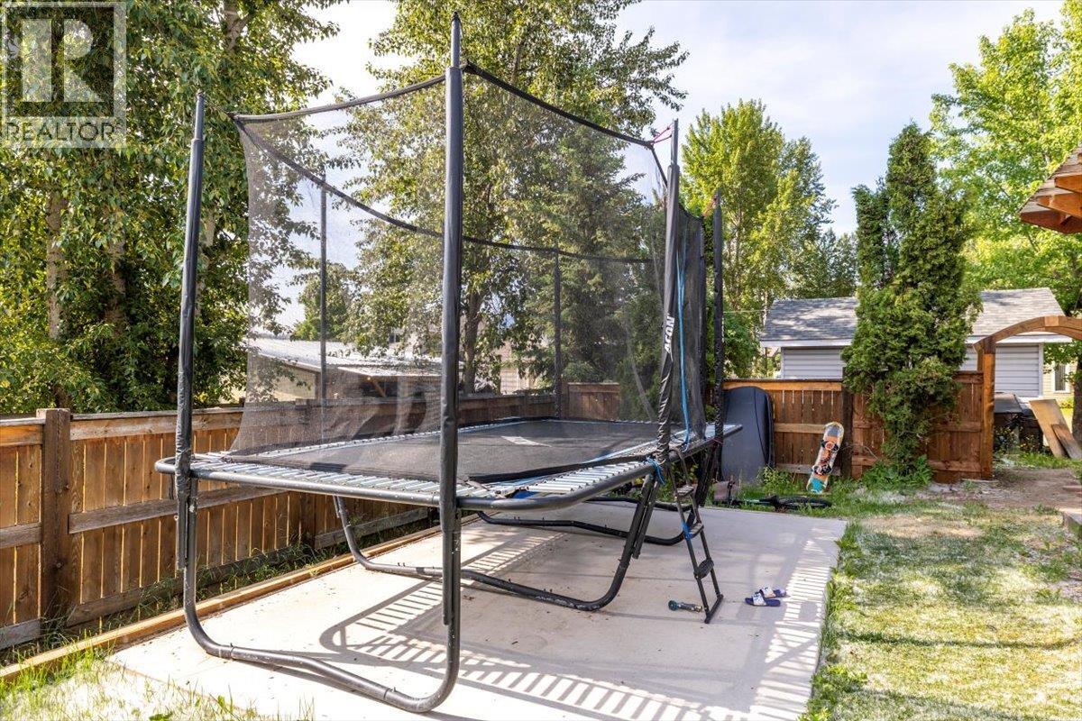 1102 12th Avenue, Fernie, British Columbia  V0B 1M0 - Photo 63 - 10352902